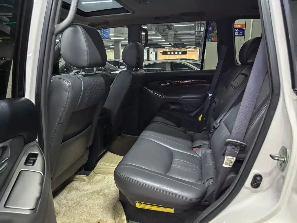 Toyota Land Cruiser Prado 2005 4.0L AT GX Luxury