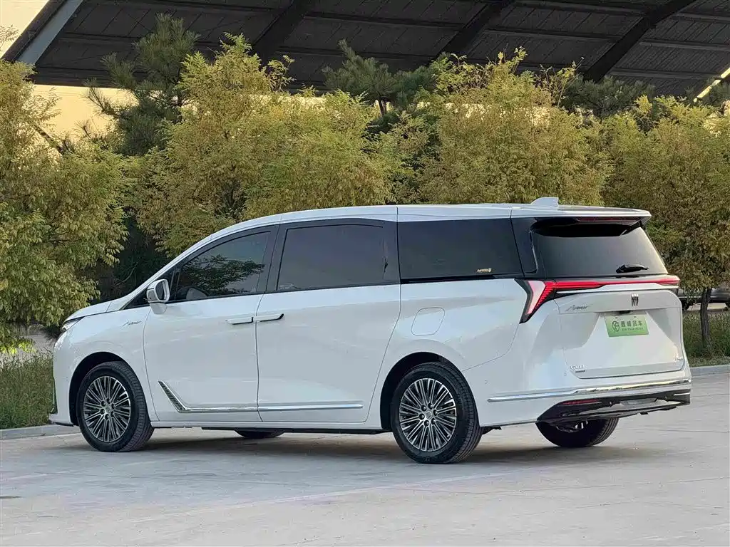 Buick GL8 Hybrid — миниатюра 31
