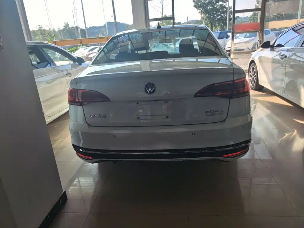 Volkswagen Bora — миниатюра 6