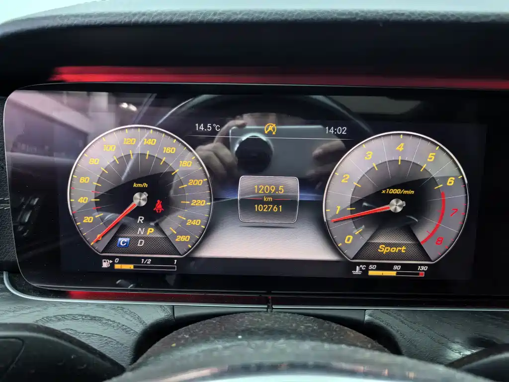 MERCEDES-BENZ E CLASS