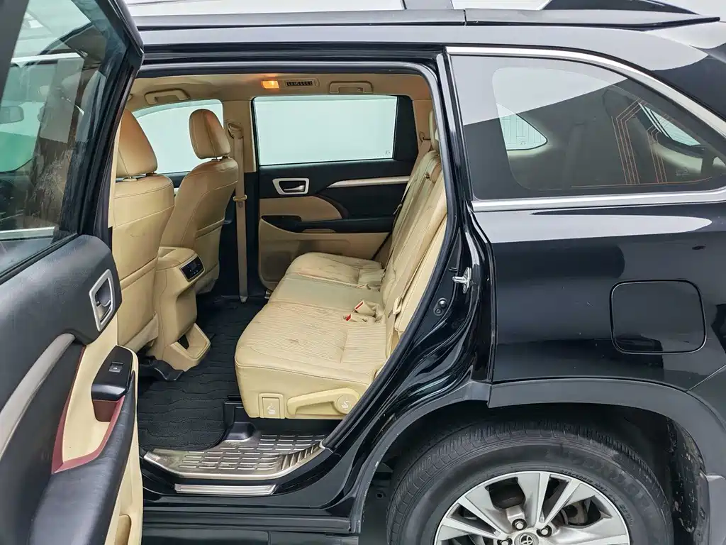 Toyota Highlander — миниатюра 5