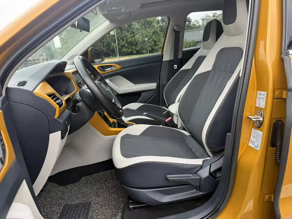 Volkswagen T-Cross — миниатюра 2