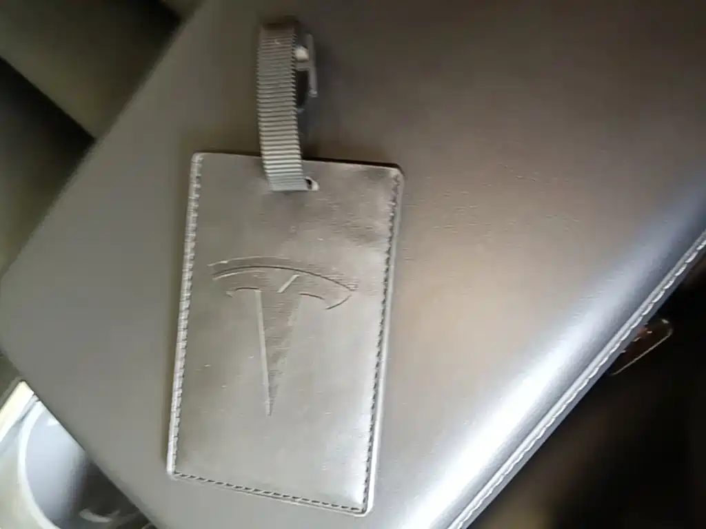 Tesla Model 3 — миниатюра 9