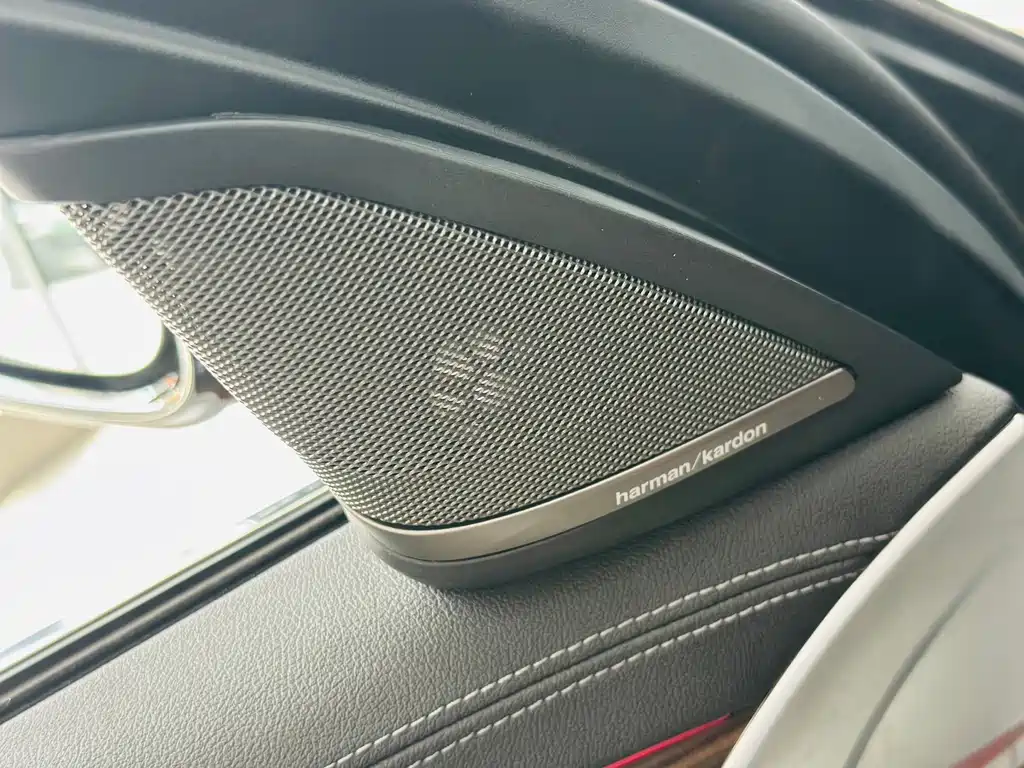 BMW 5 Series — миниатюра 14