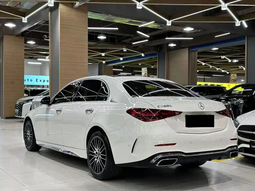 Mercedes-Benz C-Class — миниатюра 6