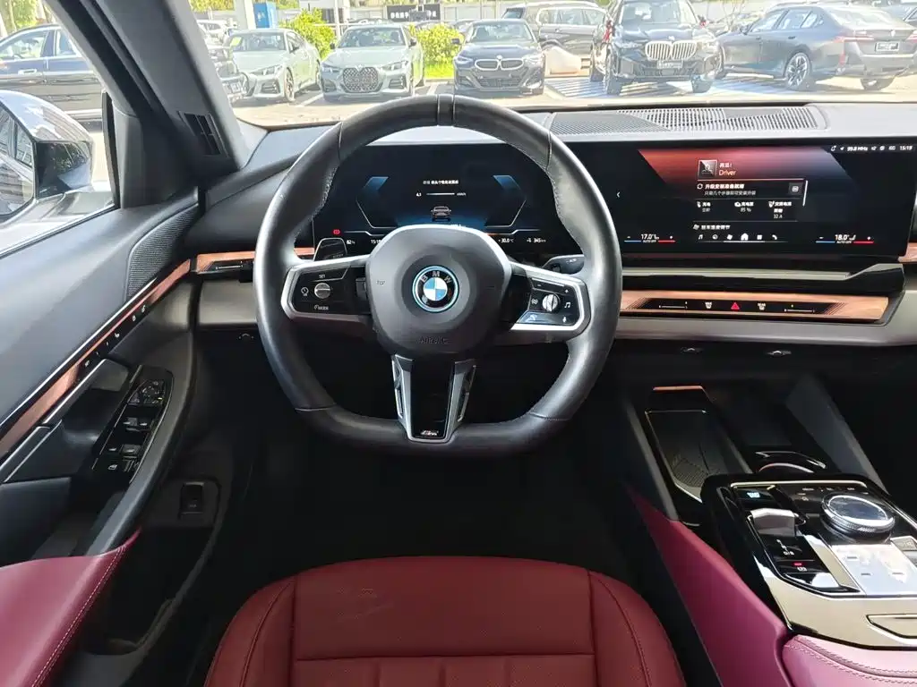 BMW i5 — миниатюра 12