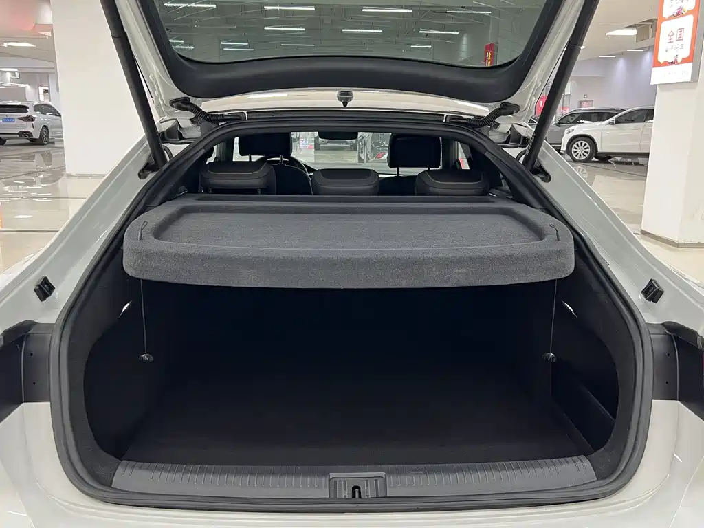 Volkswagen CC 380TSI Eye-catching Edition, фото 17