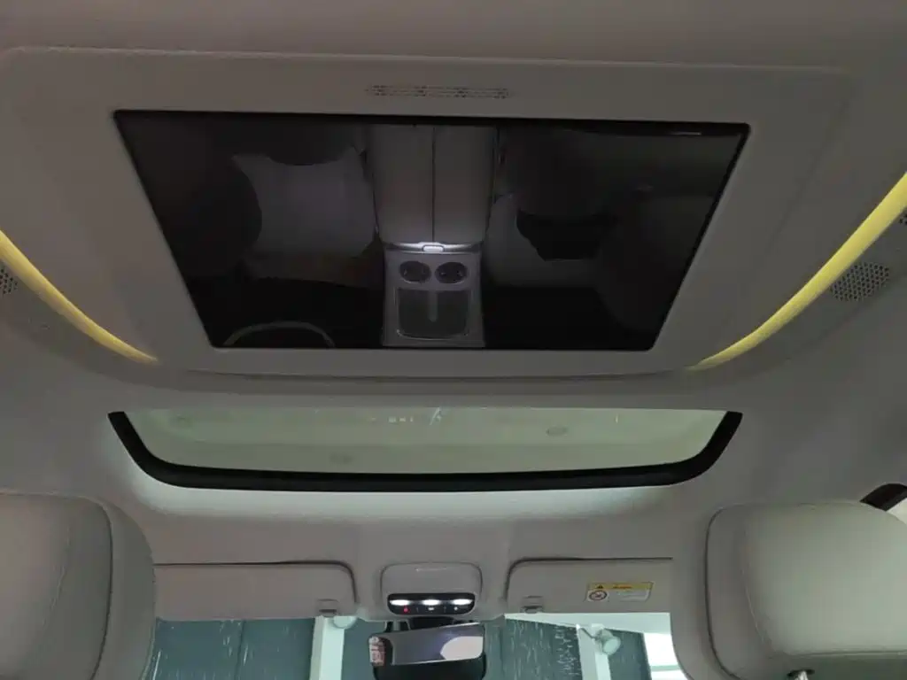 XPeng X9 — миниатюра 18