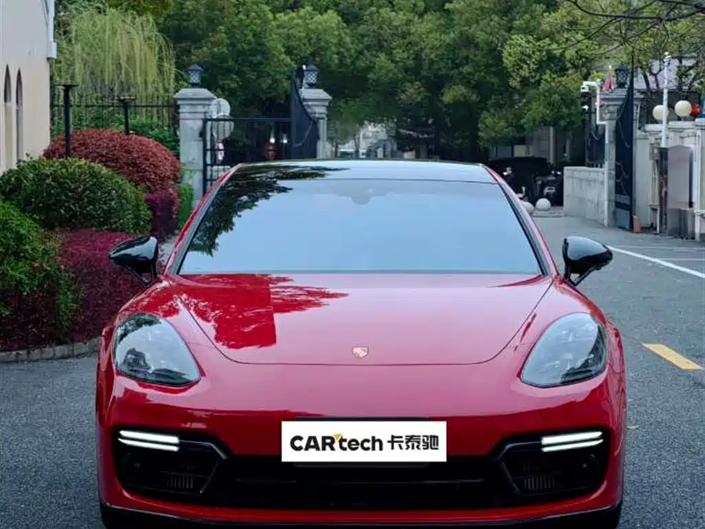 Porsche Panamera 2021