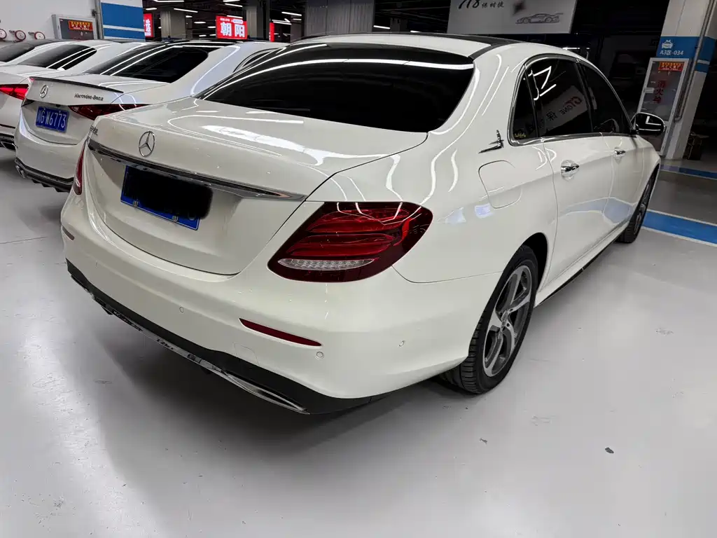 MERCEDES-BENZ E CLASS