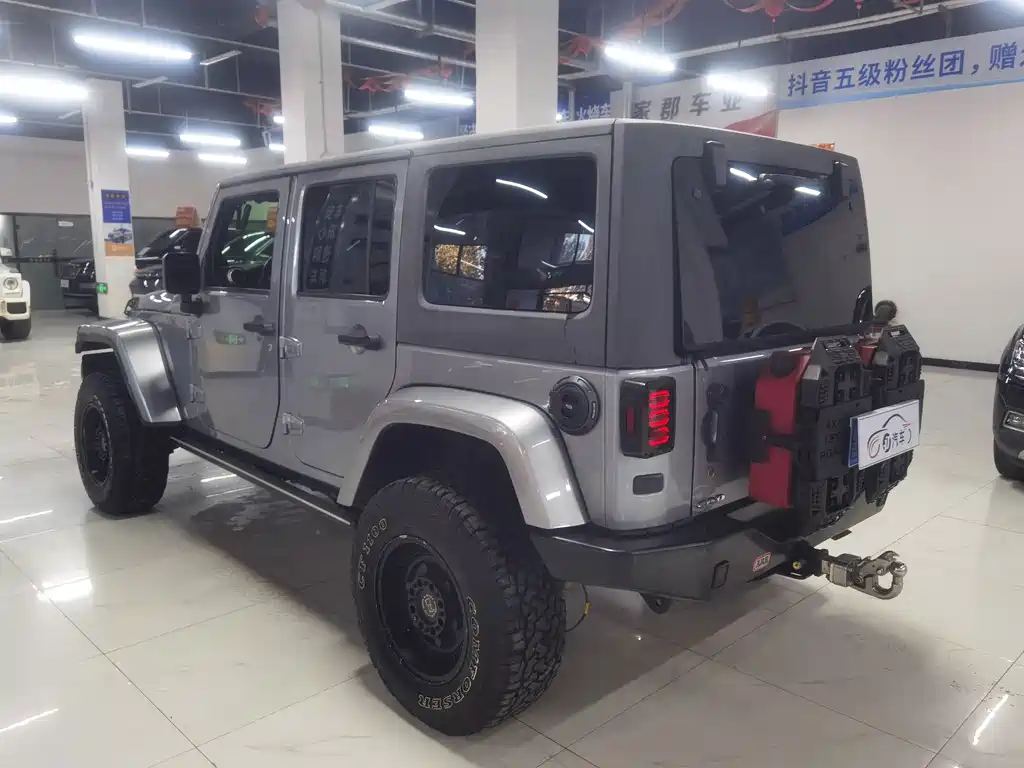 Jeep Wrangler — миниатюра 6