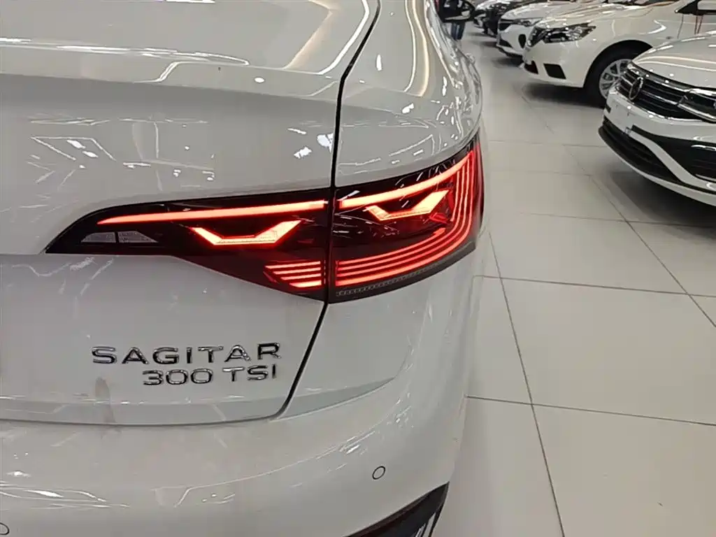 Volkswagen Sagitar 2026 3000 300TSI DSG