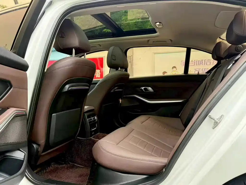 BMW 3 Series — миниатюра 6