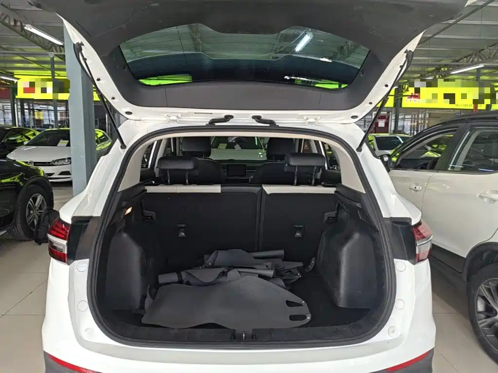 Geely Binyue — миниатюра 19