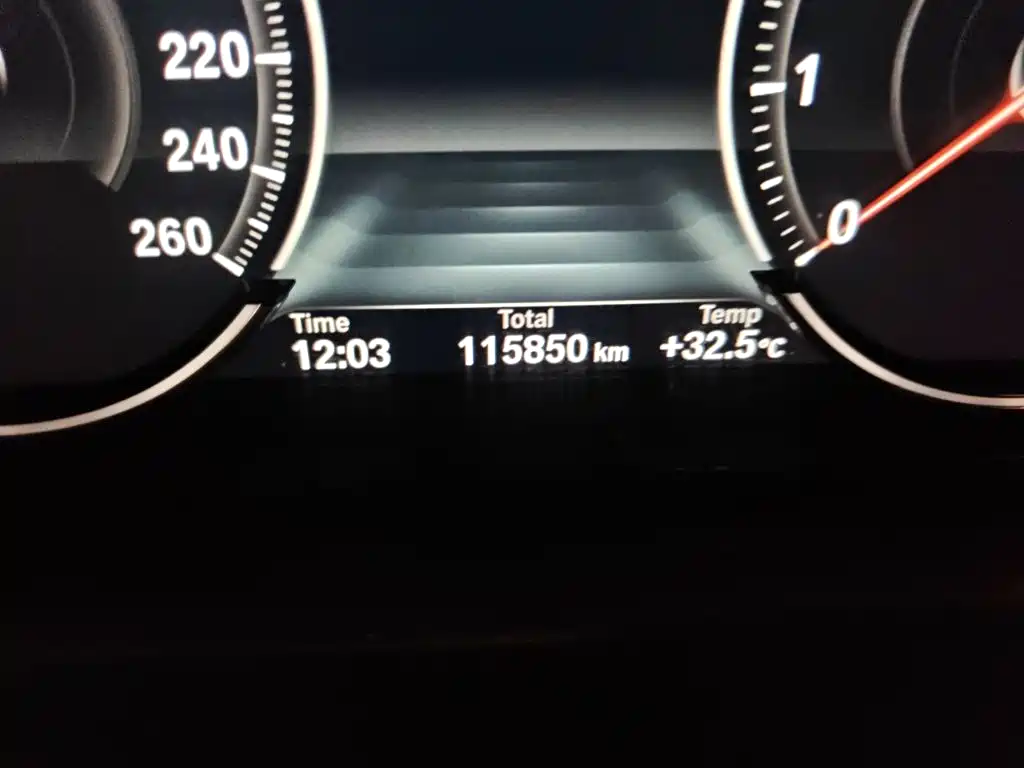 BMW 5 Series — миниатюра 5