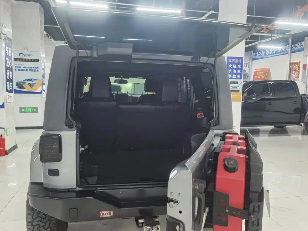 Jeep Wrangler — миниатюра 33