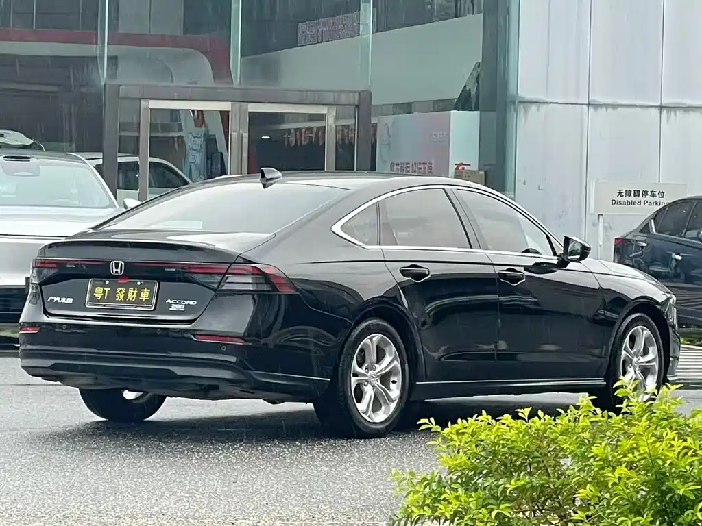 Honda Accord — миниатюра 9