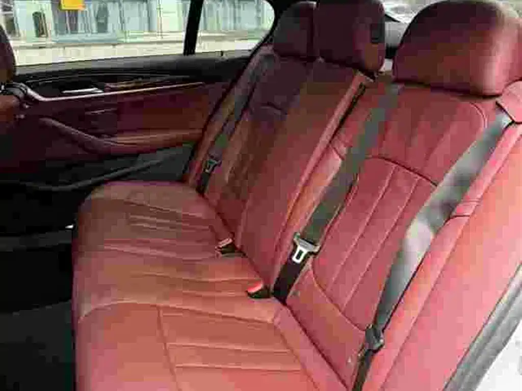 BMW 5 Series — миниатюра 6