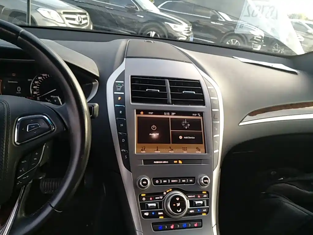Lincoln MKZ — миниатюра 13