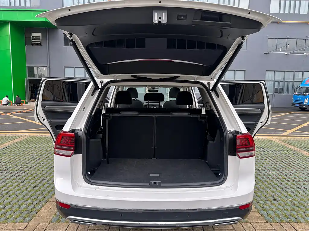 Volkswagen Teramont — миниатюра 10