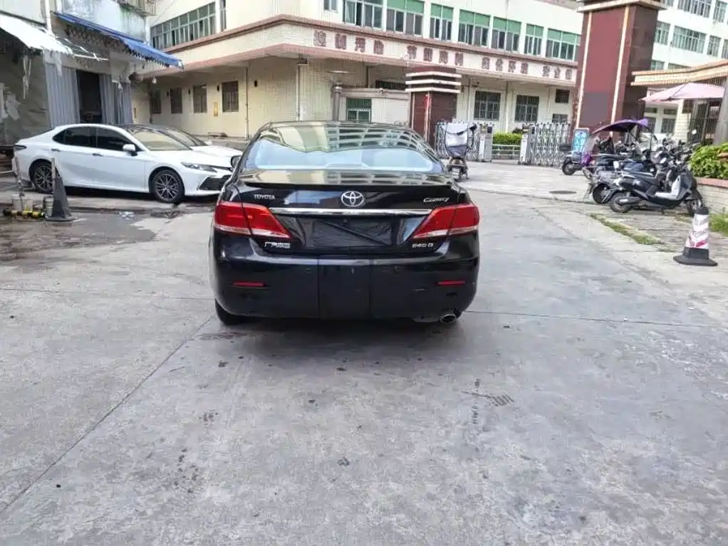 Toyota Camry — миниатюра 9