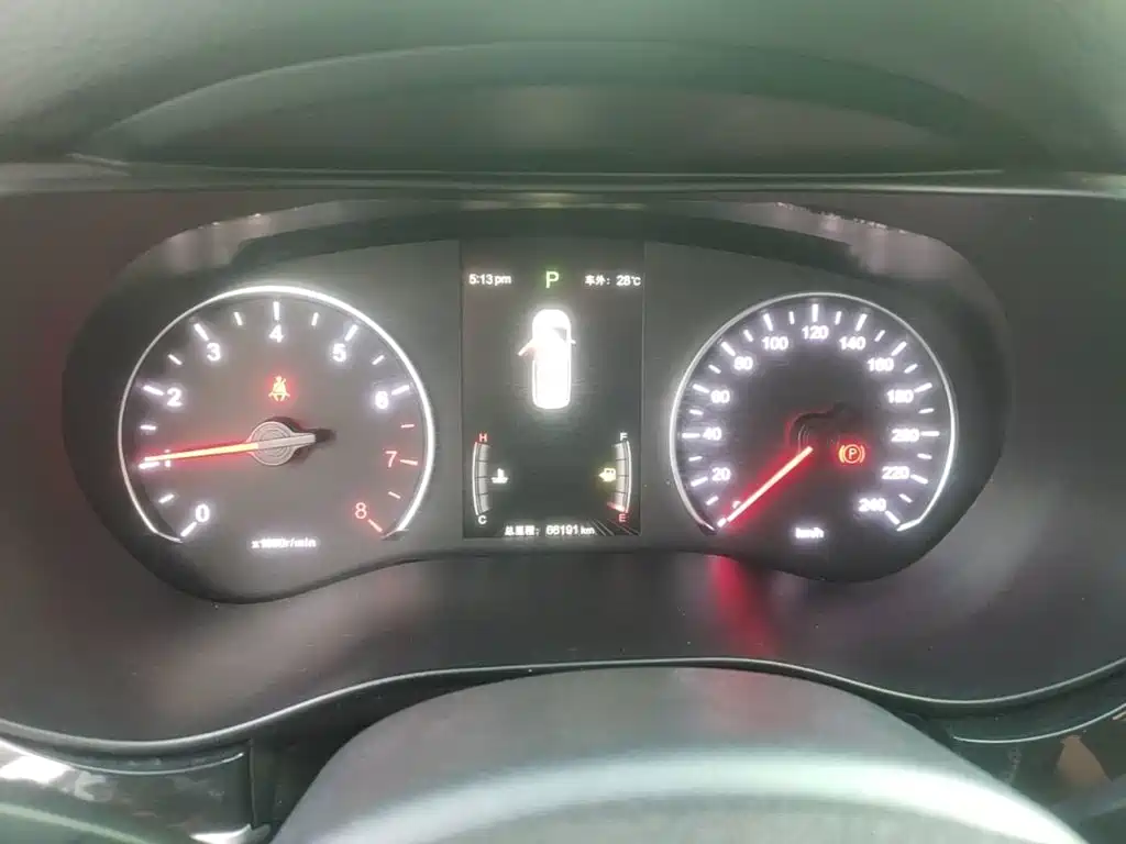 BYD MAX — миниатюра 12