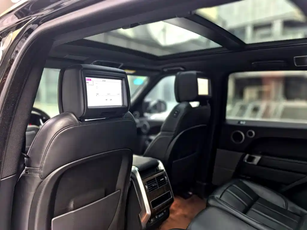 Land Rover Sport PHEV — миниатюра 12