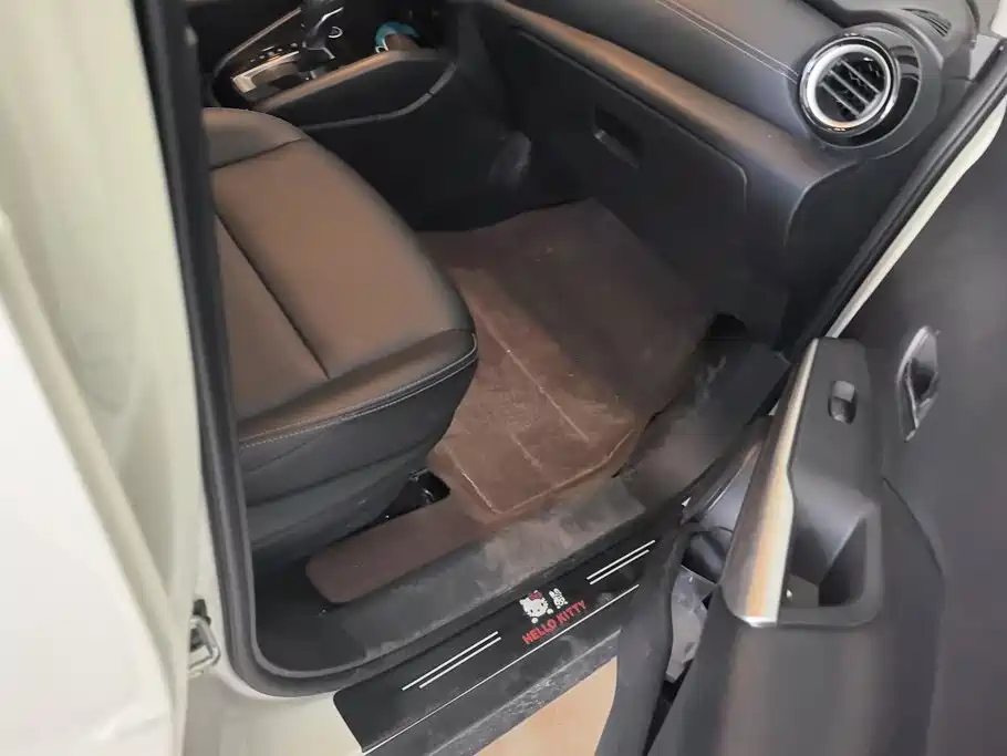 Nissan Kicks — миниатюра 8