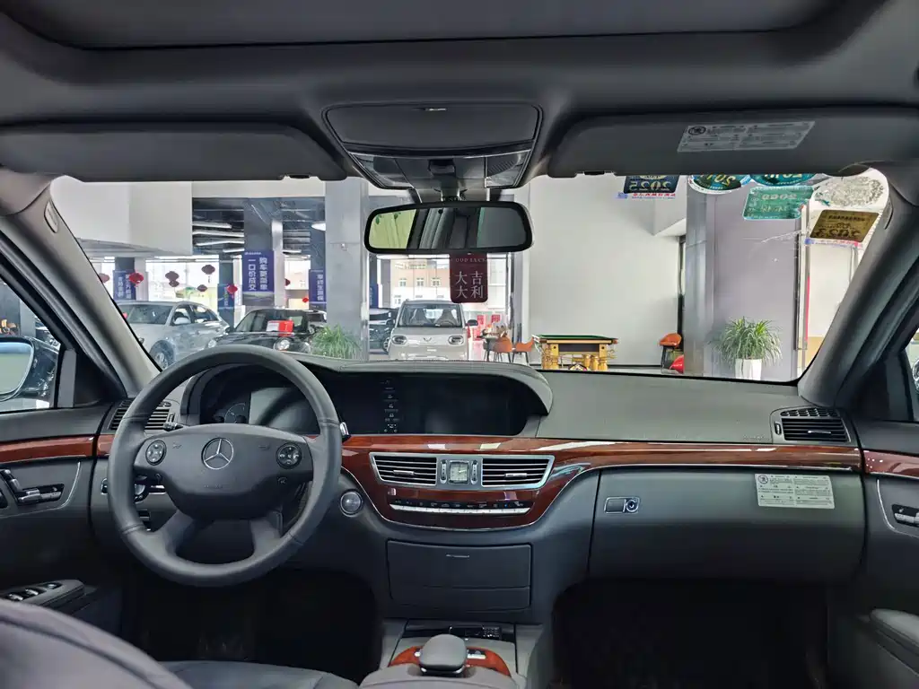 Mercedes-Benz S-Class — миниатюра 17