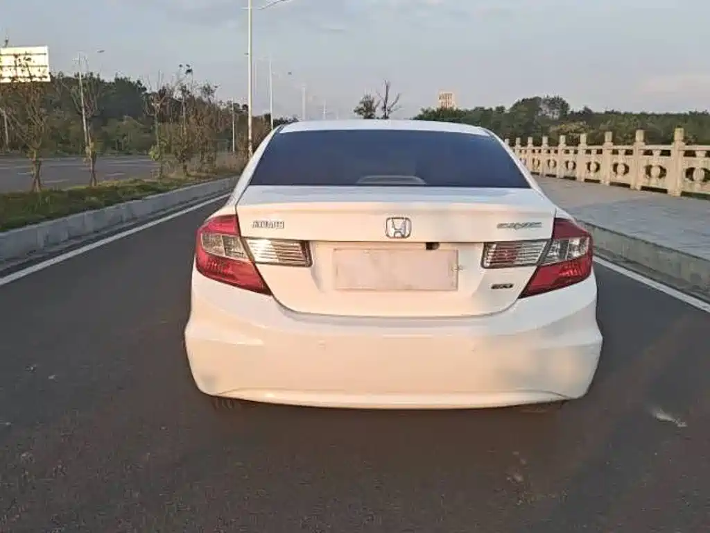 Honda Civic — миниатюра 8