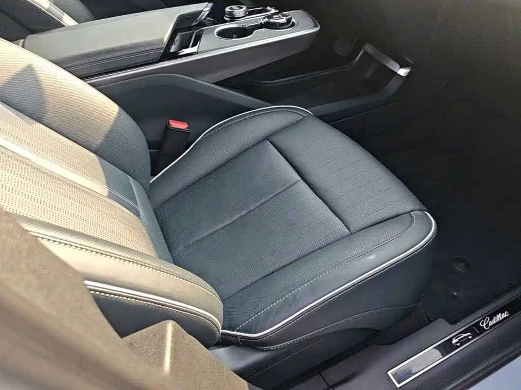 Cadillac Lyriq — миниатюра 25