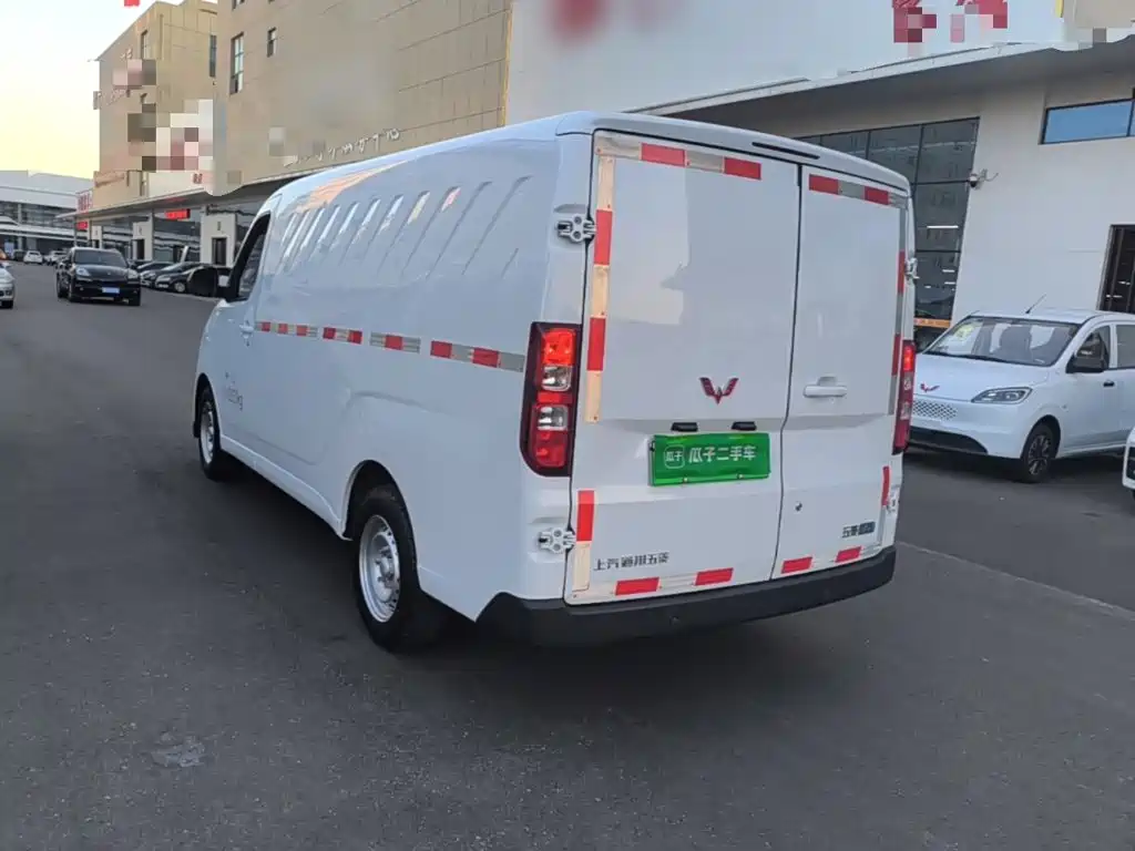 Wuling Yangguang — миниатюра 5