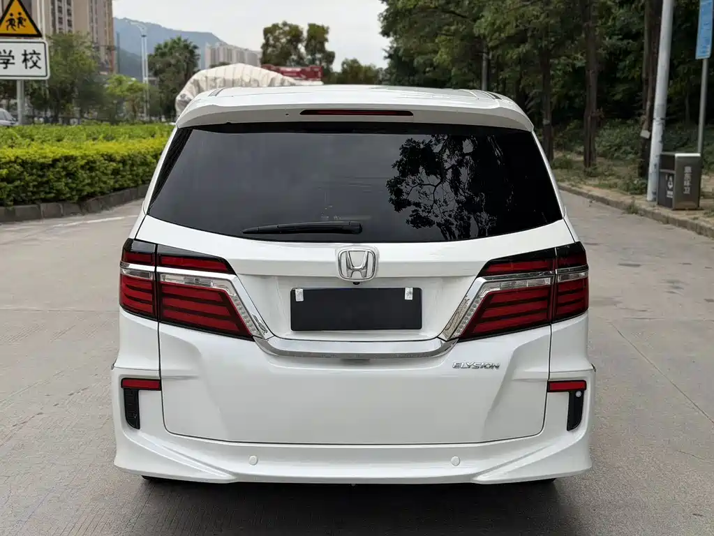 Honda Elysion — миниатюра 8