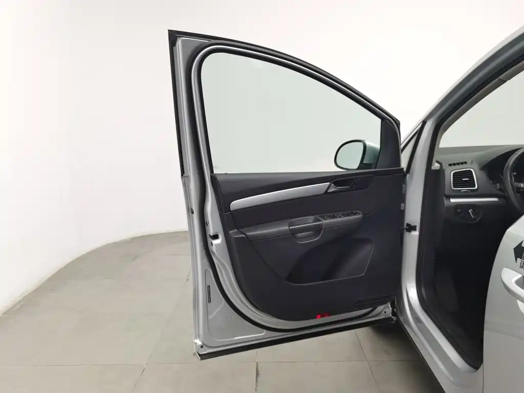 Volkswagen Sharan — миниатюра 8
