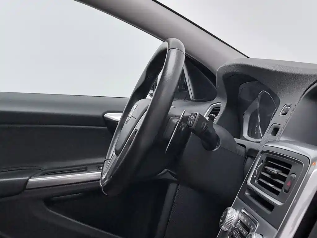 Volvo V60 — миниатюра 22