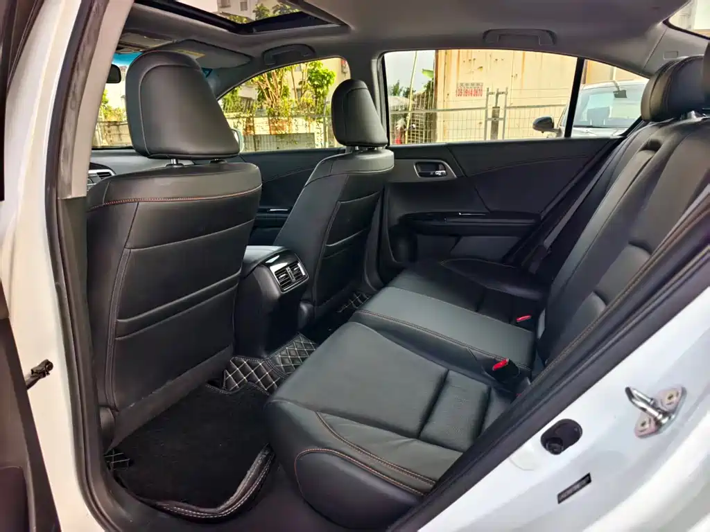 Honda Accord — миниатюра 7