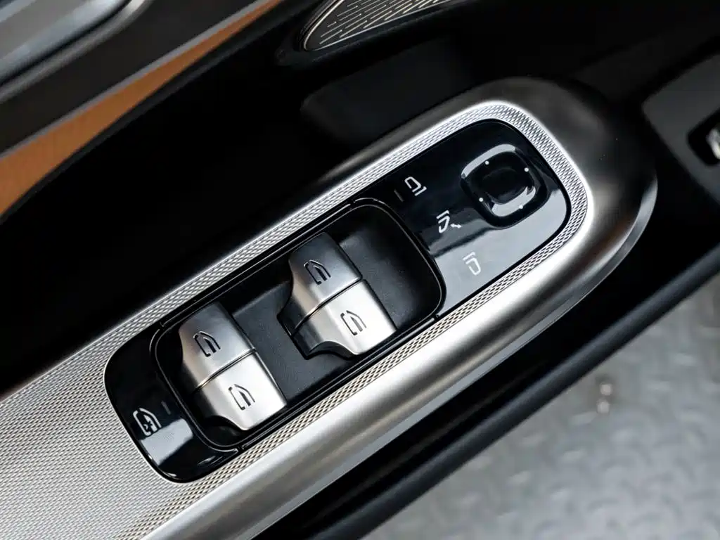 Mercedes-Benz E-Class — миниатюра 23