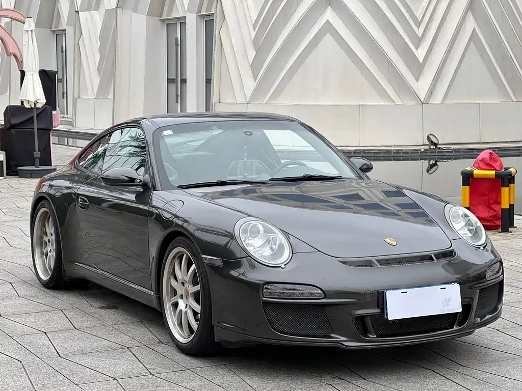 Porsche 911 2005 Carrera S MT 3.8L
