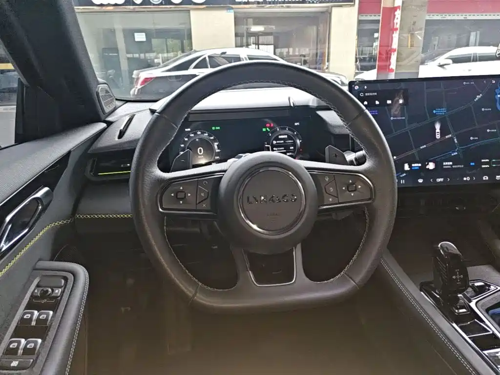 Lynk & Co 03 — миниатюра 11