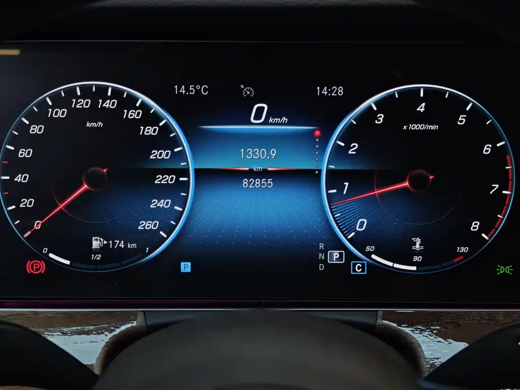 MERCEDES-BENZ E CLASS