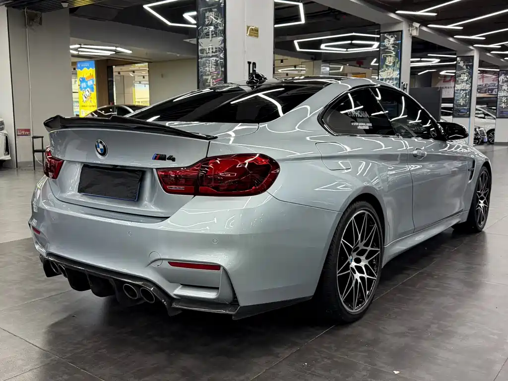 BMW M4 — миниатюра 7