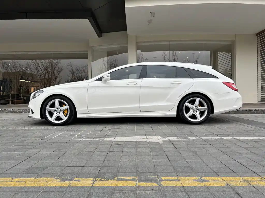 MERCEDES-BENZ CLS