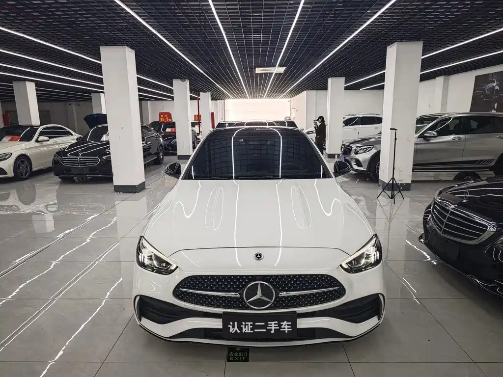 Mercedes-Benz C-Class 2024