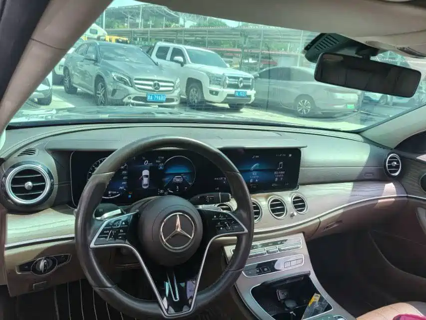 Mercedes-Benz E-Class — миниатюра 6