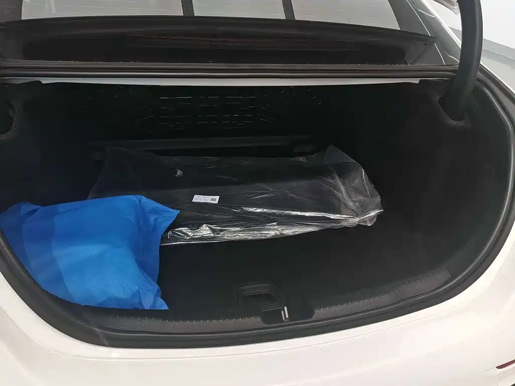 Mercedes-Benz C-Class — миниатюра 12