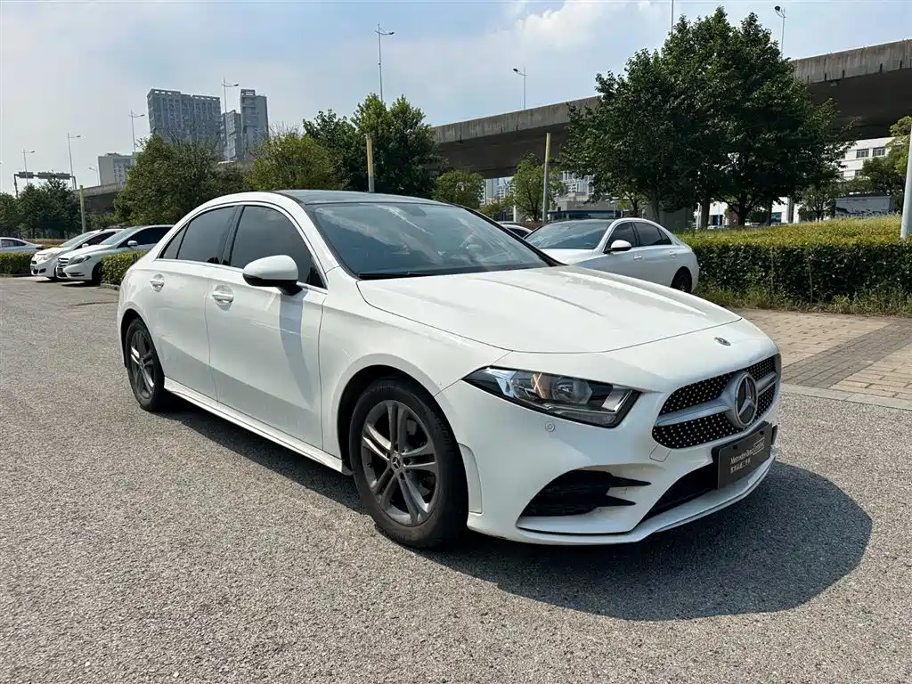 MERCEDES-BENZ  A CLASS