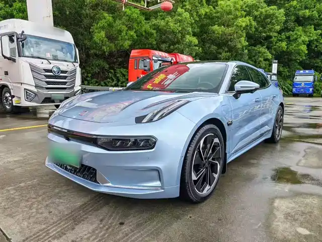 2022 Zeekr 001