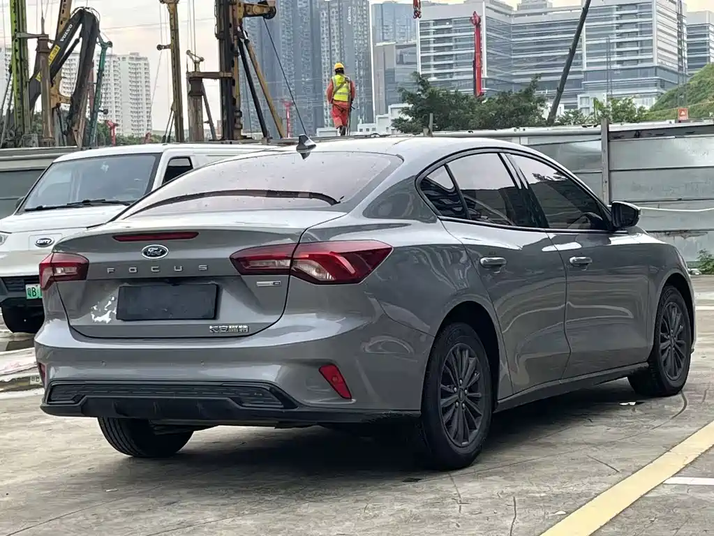 Ford Focus — миниатюра 16