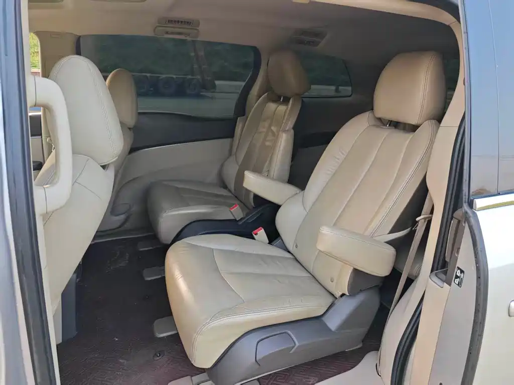 Buick GL8 — миниатюра 6