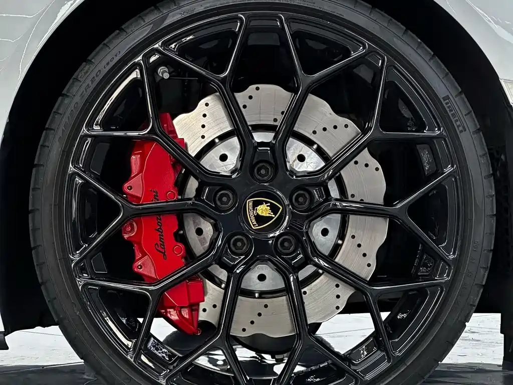 LAMBORGHINI HURACÁN